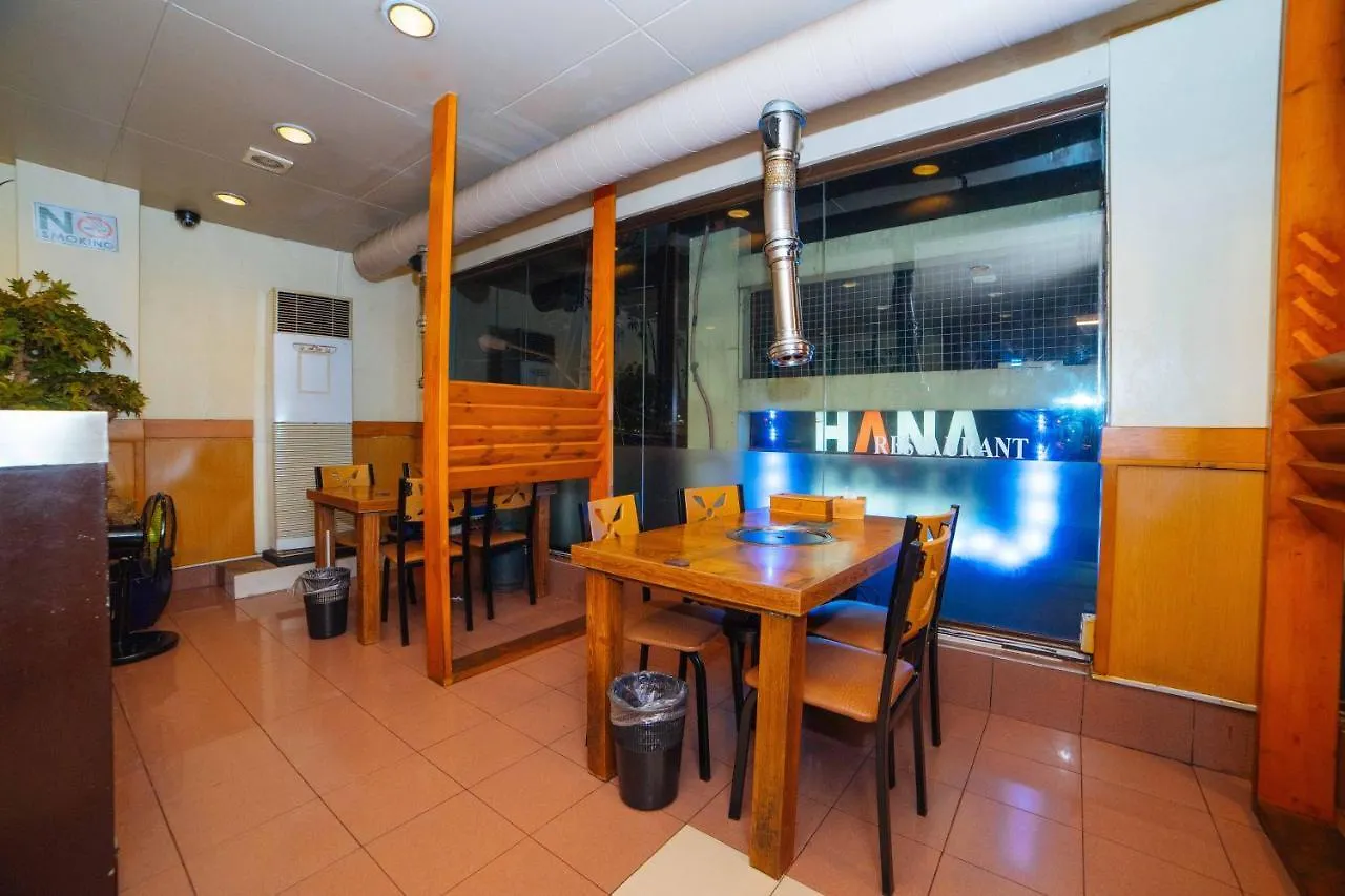 Reddoorz @ Fields Avenue Angeles City 2*,  Filipinas