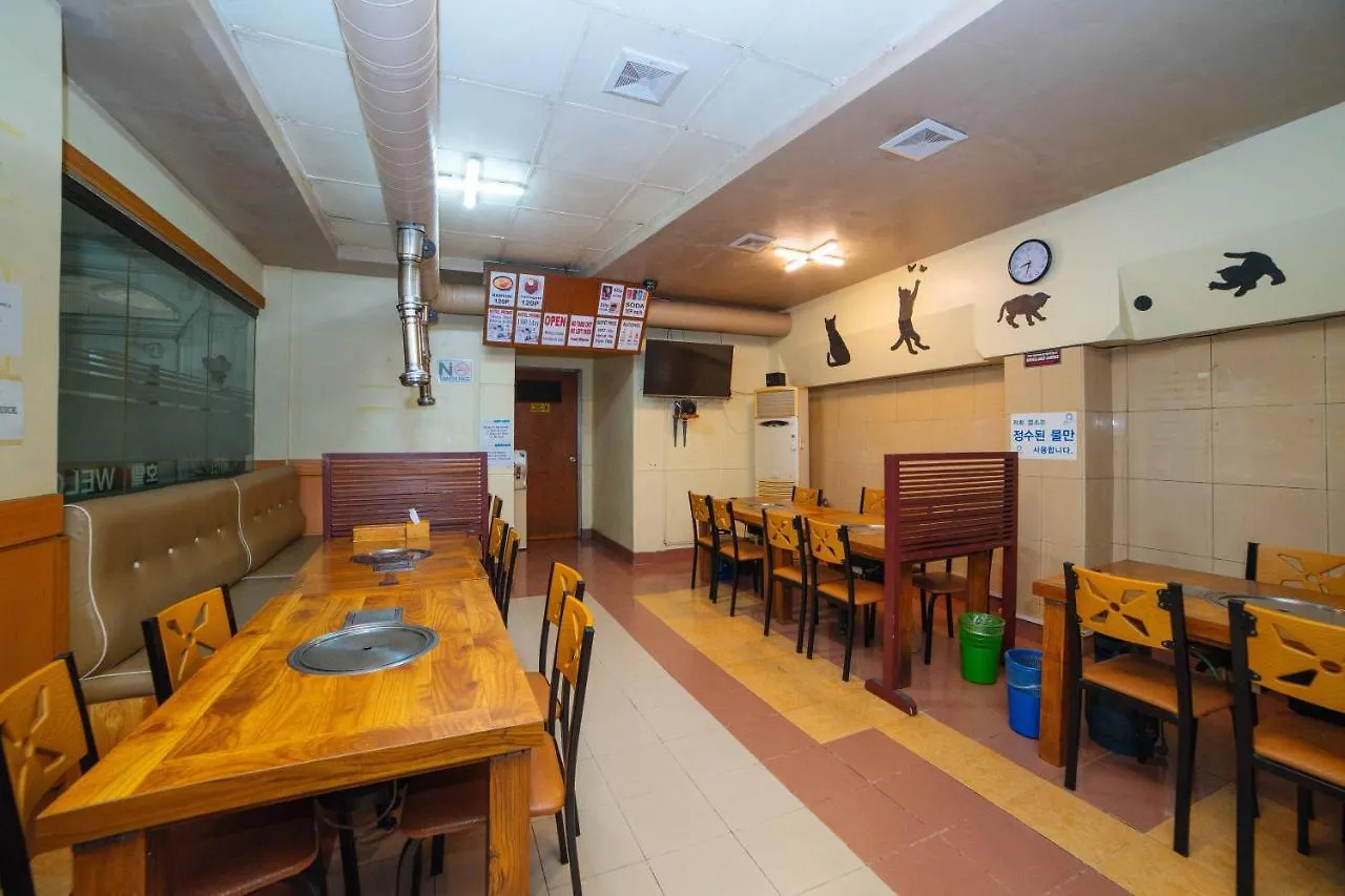 Reddoorz @ Fields Avenue Angeles City