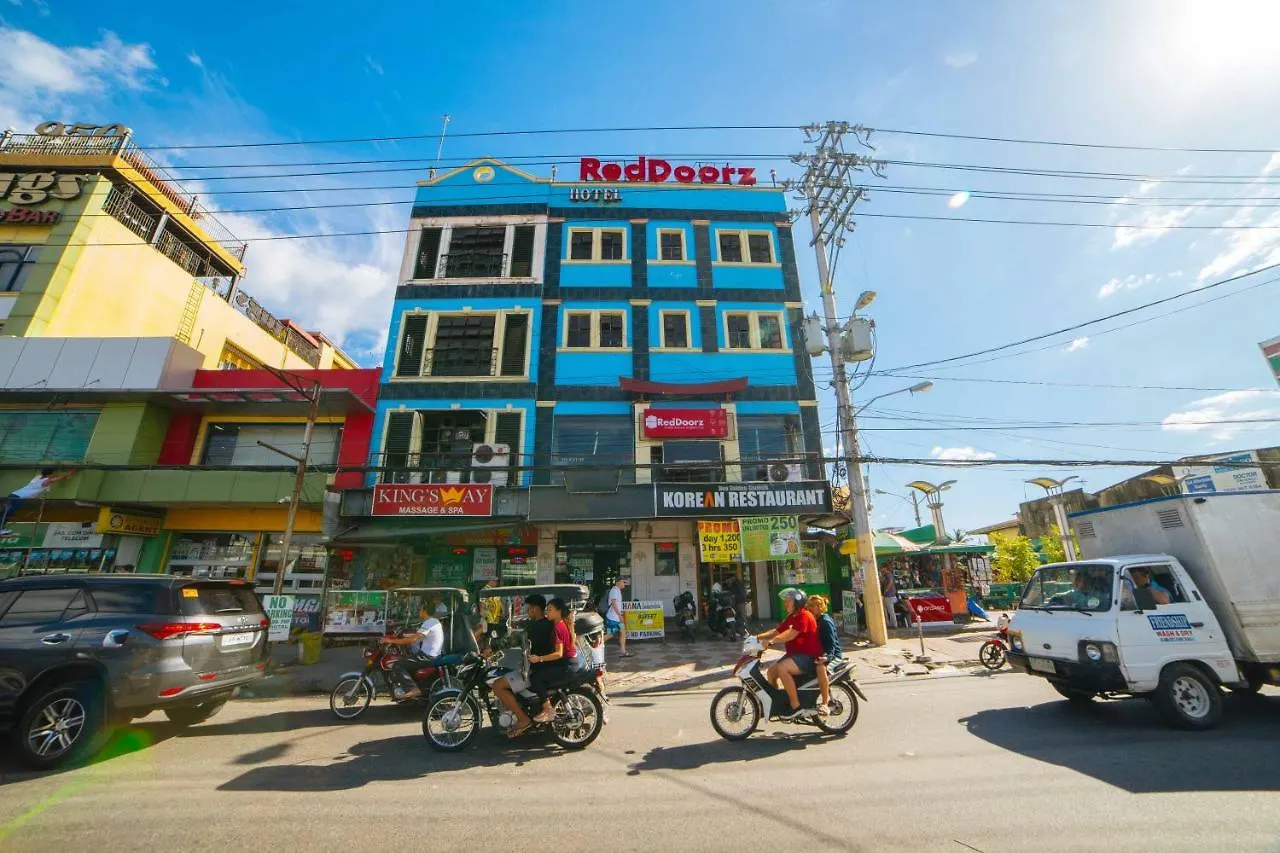 Hotel Reddoorz @ Fields Avenue Angeles City